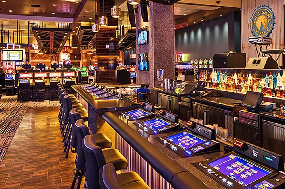 Isle Casino Hotel Bettendorf - Bettendorf - Bar