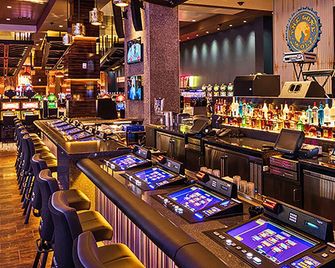 Isle Casino Hotel Bettendorf - Bettendorf - Bar