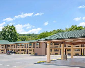 Days Inn Cherokee/Smokey Mountains - Cherokee - Edificio