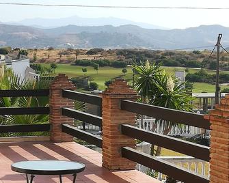 VillainGolf Camp with interviews and near the village center and the beach of Marbella - Estepona - Parveke