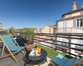 سيلينيا هوتل - تولون - شرفة