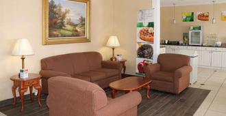 Quality Inn East - Evansville - Olohuone