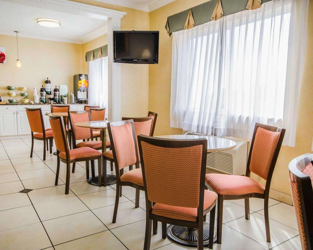 Quality Inn East 60 8 1 Evansville Hotel Deals Reviews