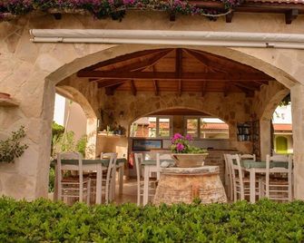 Hotel Kiklamino - Kalamaki - Patio