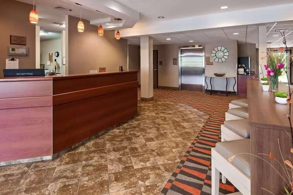 Vibrant Morgantown Living - A Modern Stay for You | 4 Rooms w/ Free Parking - מורגנטאון - דלפק קבלה