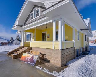 Beautiful Historic Home Near Bryce Canyon! - Cannonville - Building