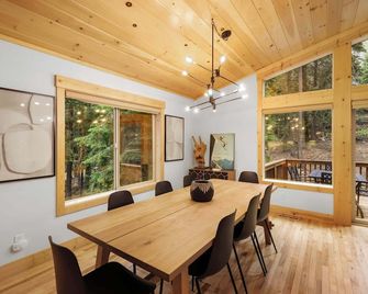 Modern Lake Tahoe Retreat Ski and Swim - Tahoe Vista - Essbereich