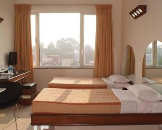 Lotus Comfort - A Pondy Hotel - Pondicherry - Bedroom