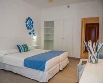 Hostal Xuroy - Sant Lluis