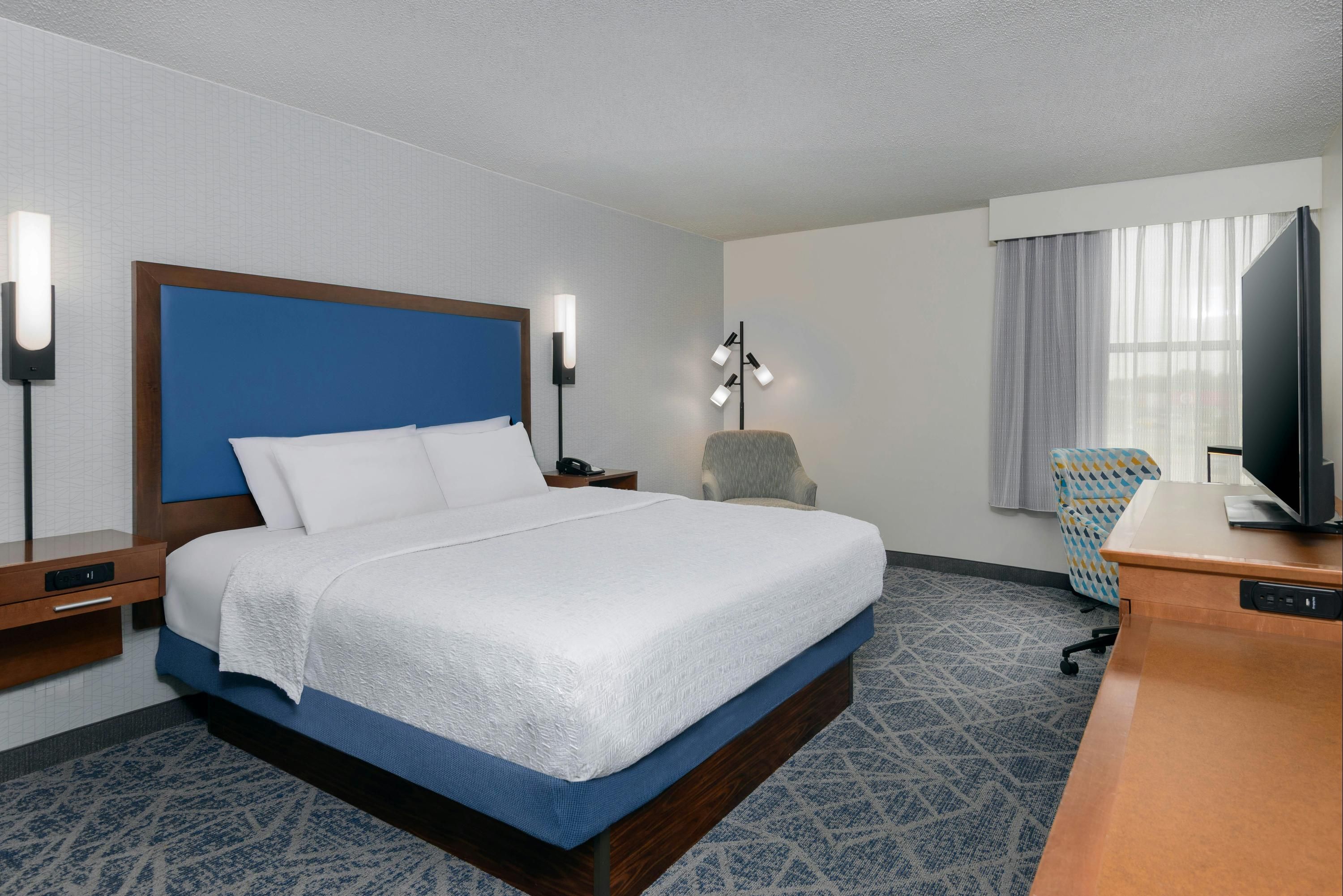 Hampton Inn Buffalo-Airport/Galleria Mall - Cheektowaga - Bedroom