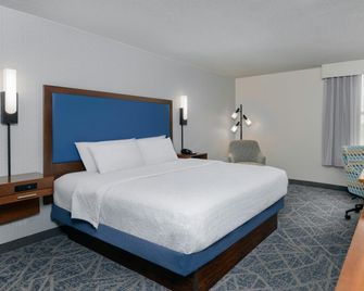 Hampton Inn Buffalo-Airport/Galleria Mall - Cheektowaga - Bedroom