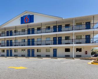 Motel 6 Greenville, SC - Greenville - Edificio