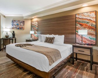 Best Western Plus Wine Country Inn & Suites - Santa Rosa - Bedroom