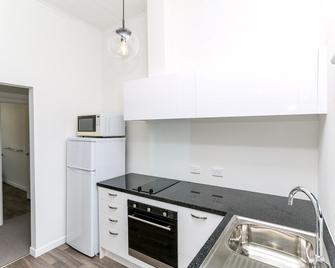 Devine On Devon Central City - New Plymouth - Kitchen