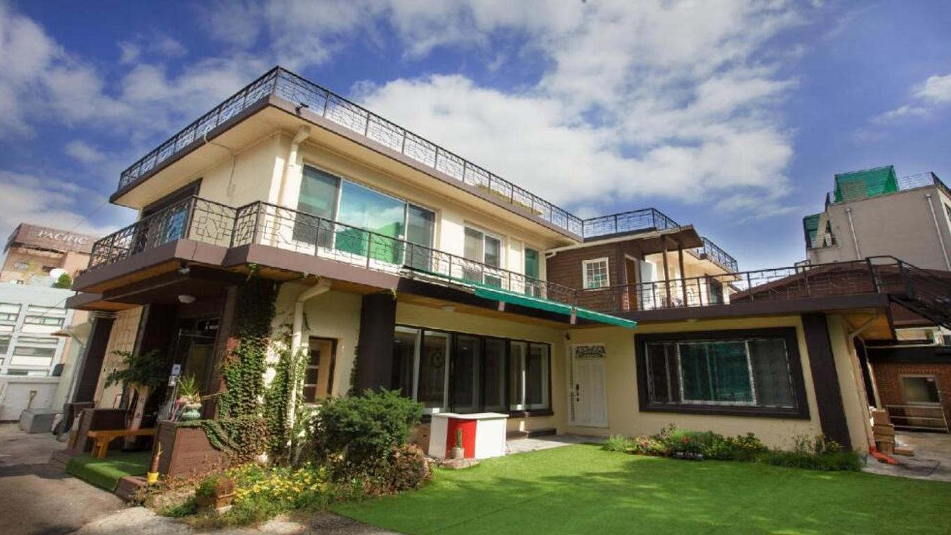 24 جيستهاوس نامسان