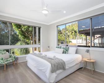 Cosy Renovated 2 Bed cottage on the water - Ettalong beach - Bedroom