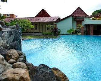 Puri Pangeran Hotel Yogyakarta - Yogyakarta - Piscina
