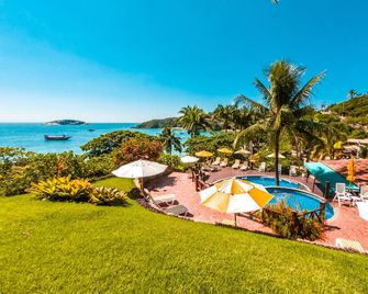 فندق لا بوهيم إي أبارت هوتيل - بوزيوس - حوض السباحة