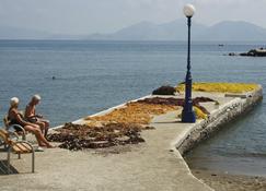 Alkistis Cozy By The Beach Apt In Ikaria Island, Therma 1st Floor - Agios Kirykos