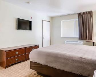 Affordability Meets Comfort at GuestHouse Montesano! Free Parking, Pets Allowed - Montesano - Habitación