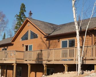 Facowie Lodge - (Loon Lodge), Premier Lodging near Crane Lake, MN - Orr - Edificio