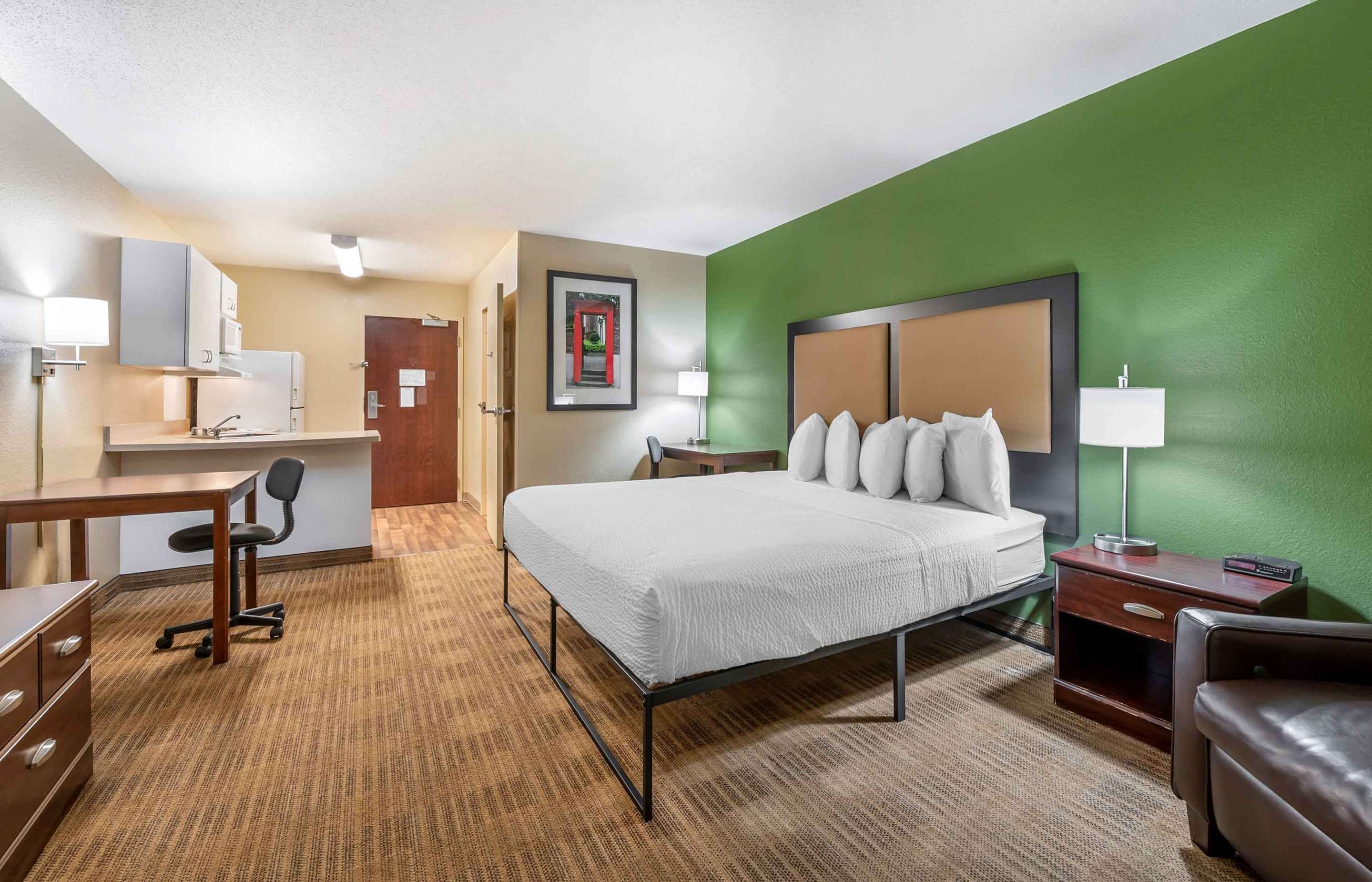 Extended Stay America Suites - Indianapolis - Airport thumbnail 3