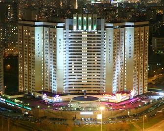 Salut Hotel - Moskova - Bina