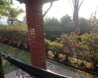 Chales Pousada Serra Negra - סרה נגרה - מרפסת