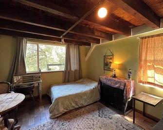 Japanese Tea House with Private Mountain Trails and Creek - Topanga - Bedroom