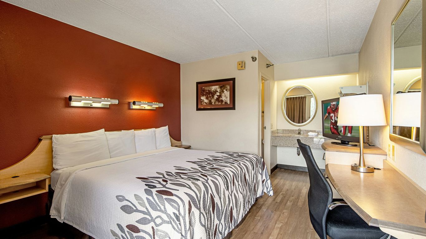 Red Roof Inn Charleston West - Hurricane, WV