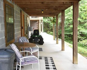 Laurel Lake Cabins - Corbin - Innenhof