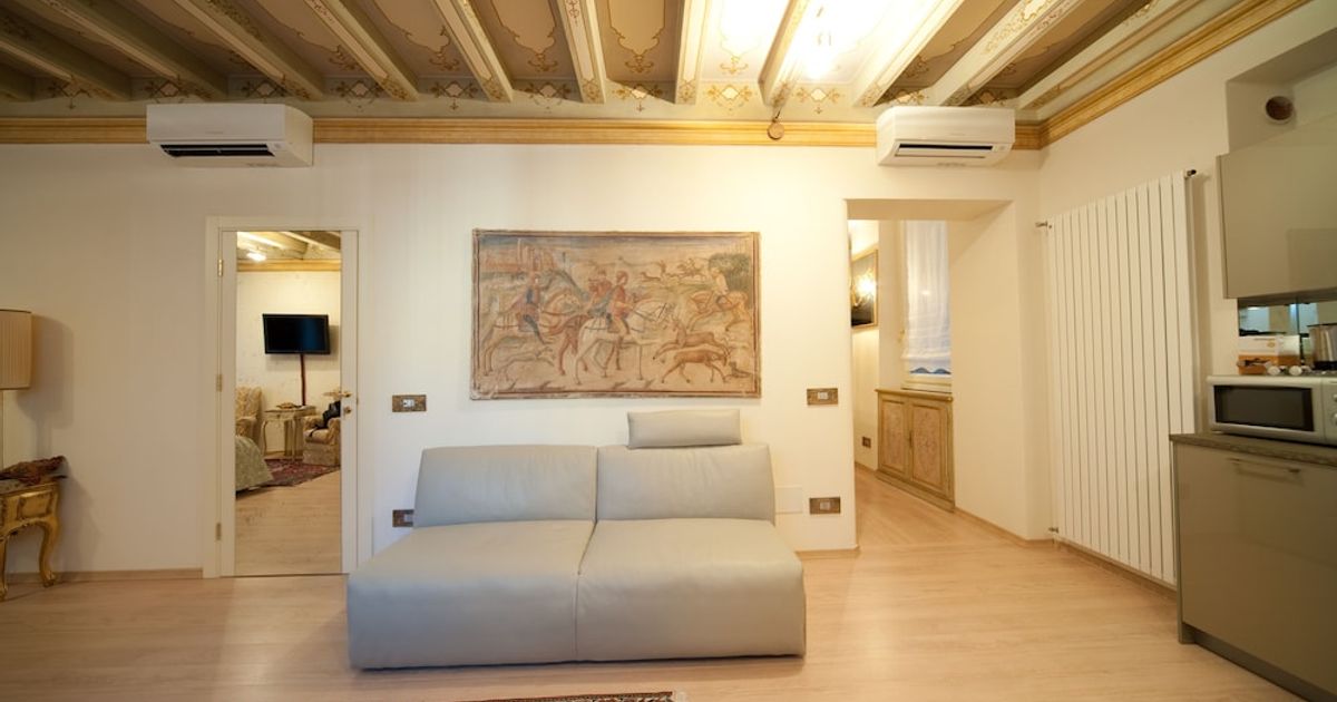 La Corte di Giulietta Exclusive Suites desde 997.794 (̶1̶.̶6̶6̶4̶.̶5̶2̶8̶). Verona Bed and