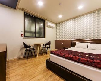 Youngcheon Zen - Yeongcheon - Bedroom