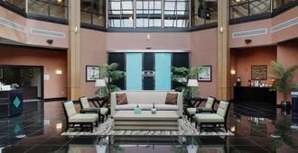 DoubleTree Suites by Hilton Bentonville - Bentonville - Lobby
