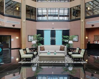 DoubleTree Suites by Hilton Hotel Bentonville - Bentonville - Lobby