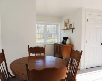 Hideaway Cottage - Morgantown - Eetruimte