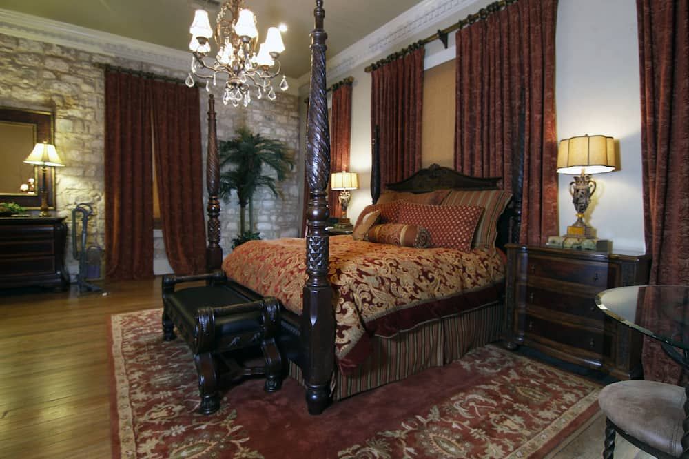 Legacy Suite On Main St In Central Downtown, Jacuzzi Tub, Ask About Wine Tours!! - Fredericksburg - Camera da letto