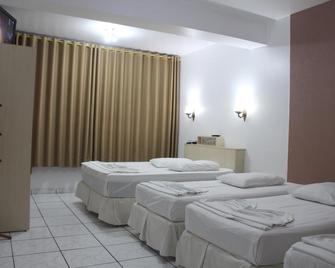 Oasis Chartouni Hotel - Blumenau - Habitación