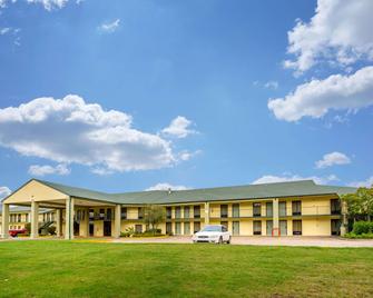 Quality Inn & Conference Center - Heber Springs - Building