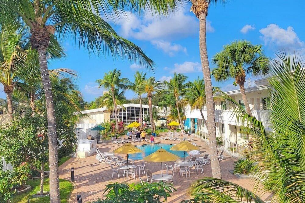 Downtown Hollywood Gardens Inn & Suites - הוליווד - בריכה