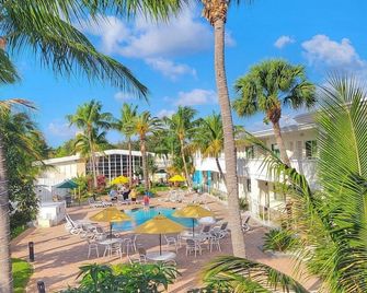 Downtown Hollywood Gardens Inn & Suites - Hollywood - Pool