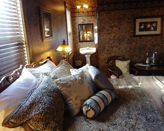 The Thayer - Annandale - Bedroom