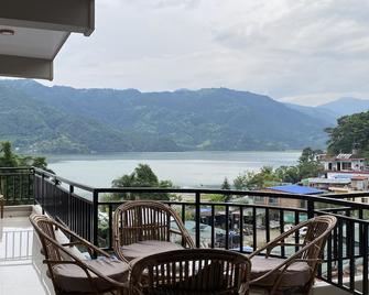 The Eagle Zone - Pokhara - Balkon