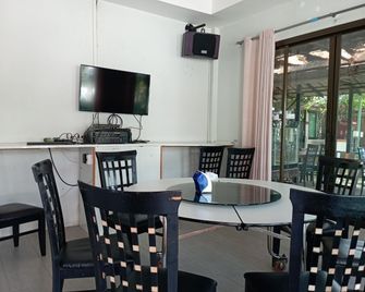 Pakpon Cafe And Bed - Ubon Ratchathani - Essbereich