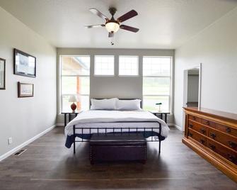 The Gypsy Ranch - Montana - Lewistown - Bedroom