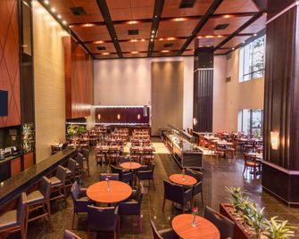 Radisson Hotel Curitiba - Curitiba - Restaurant