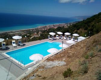 Agriturismo La Palombara - Paola - Pool