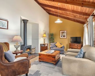 Jamieson Cottages - Cottage Three - Sleeps 4 - Howqua - Sala de estar