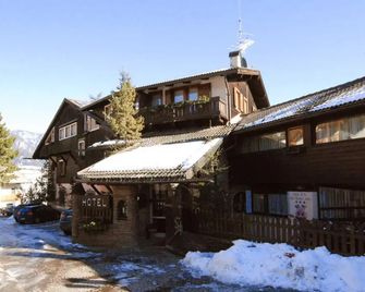 Park Hotel Villa Trunka Lunka - קאבאלסה - בניין