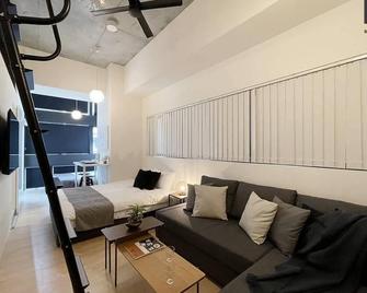 Bhotel Nekoyard - Cozy Loft Studio 5 Min To Peace Park & City Center - Hiroshima - Habitación